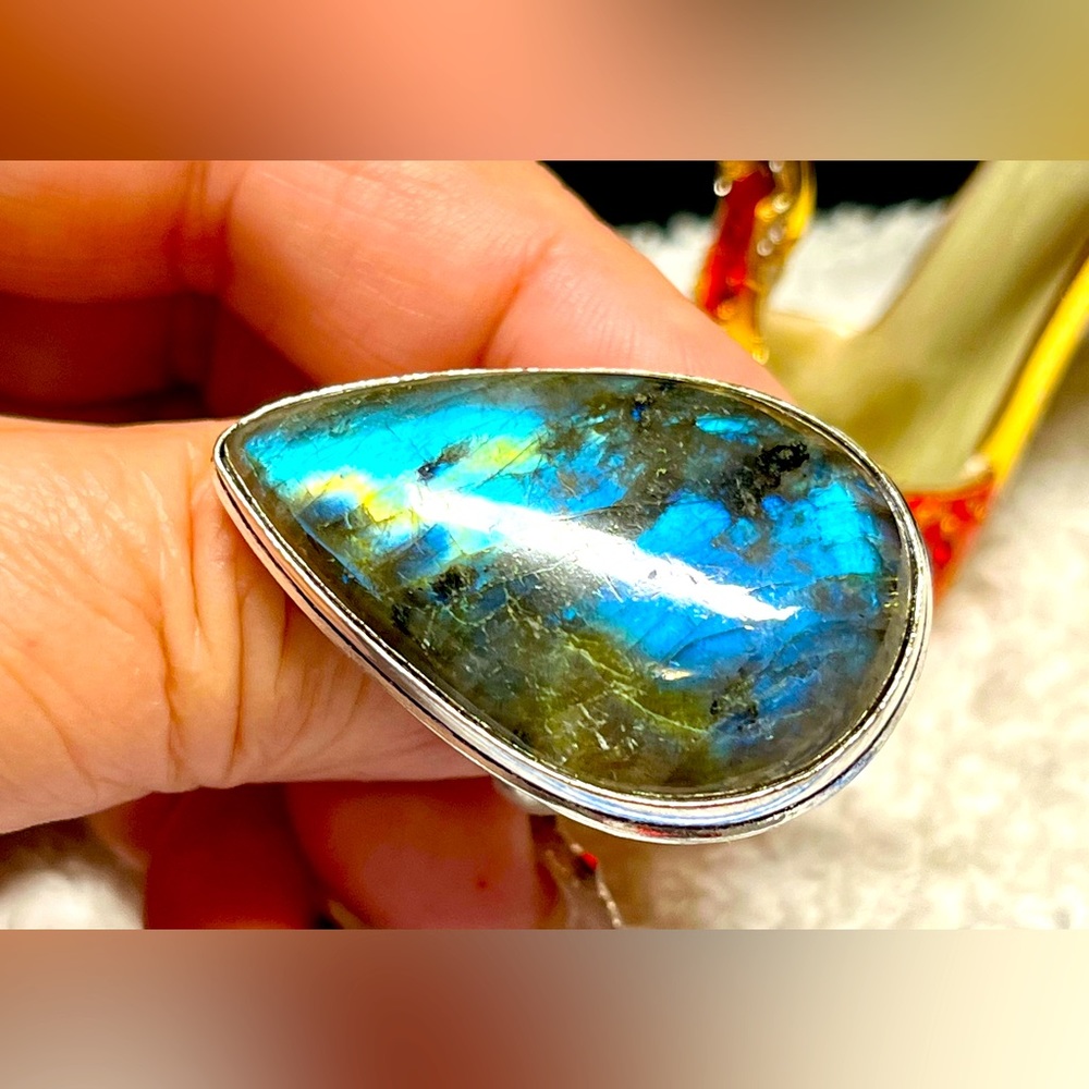 Stunning GENUINE blue flash Labradorite large/long , pear shaped ring-925